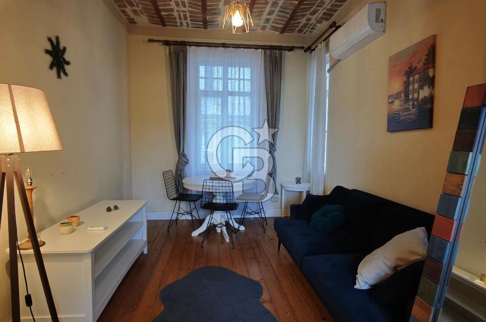 GALATA TARİHİ BİNADA, 2+1, EŞYALI KİRALIK DAİRE