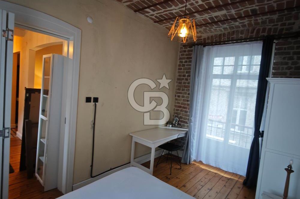 GALATA TARİHİ BİNADA, 2+1, EŞYALI KİRALIK DAİRE