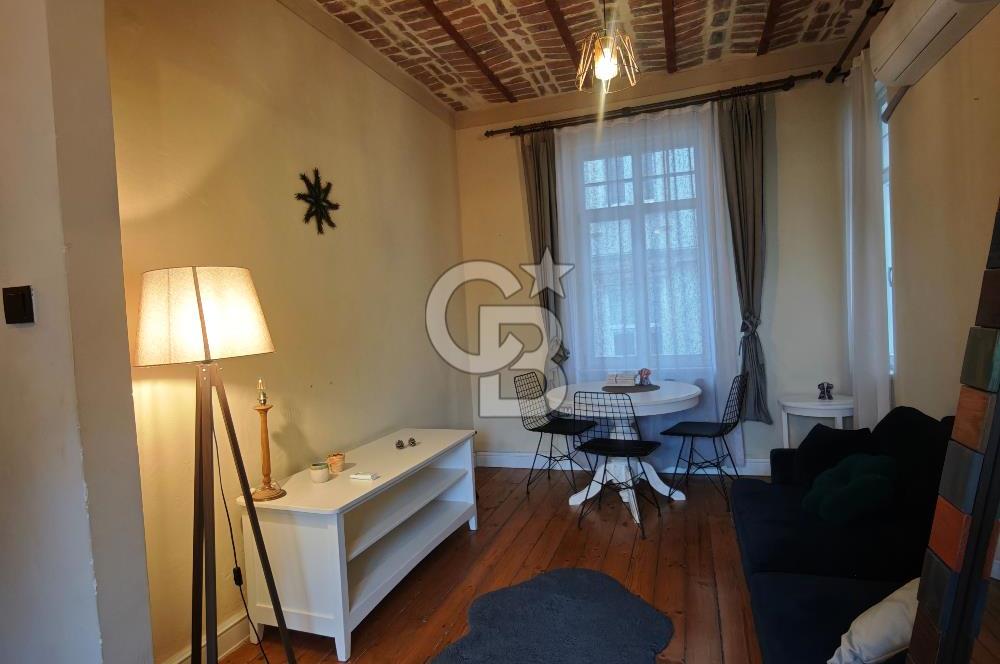 GALATA TARİHİ BİNADA, 2+1, EŞYALI KİRALIK DAİRE