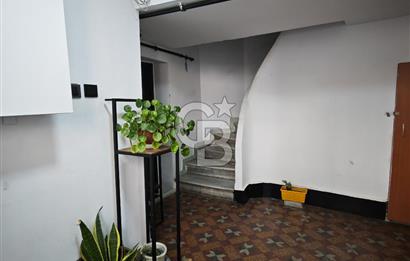 KUMBARACI CAMCI FEVZİ SOKAKTA KÖŞE BİNA 60M2, 2+1 AYDINLIK DAİRE