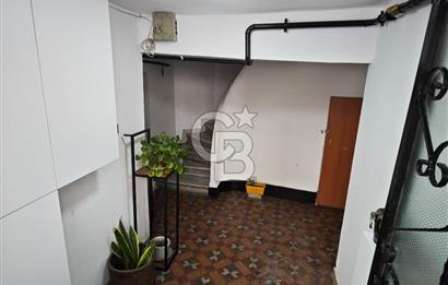 KUMBARACI CAMCI FEVZİ SOKAKTA KÖŞE BİNA 60M2, 2+1 AYDINLIK DAİRE