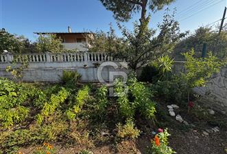 555 m2 arsa içerisinde Müstakil ev