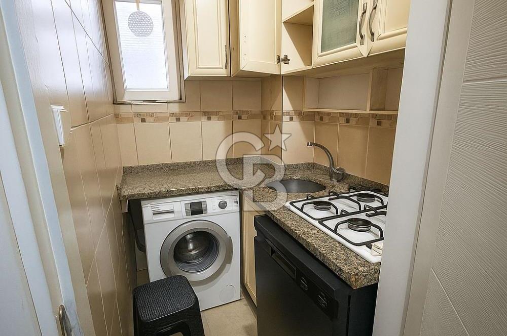 KUMBARACI CAMCI FEVZİ SOKAKTA KÖŞE BİNA 60M2, 2+1 AYDINLIK DAİRE