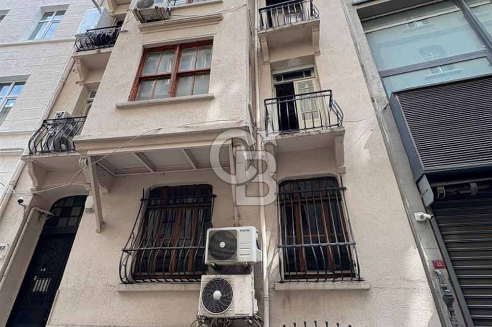 BEYOĞLU MERKEZDE KİRALIK 1+1 TADİLATLI-DENİZ MANZARALI DAİRE