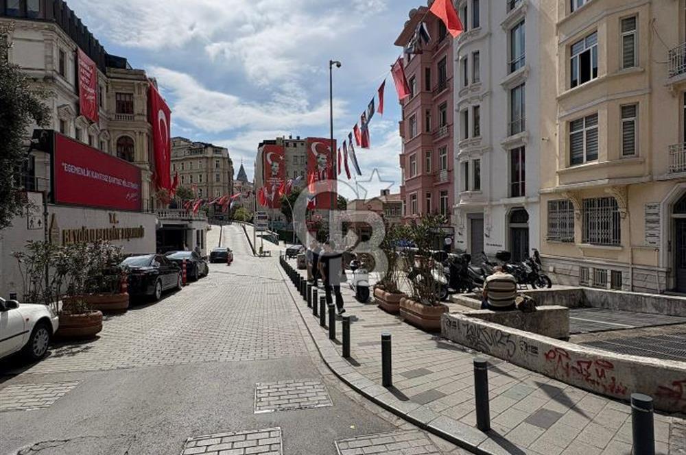BEYOĞLU MERKEZDE KİRALIK 1+1 TADİLATLI-DENİZ MANZARALI DAİRE