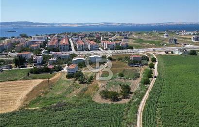 ÇANAKKALE LAPSEKİ DALYAN'DA BOĞAZ MANZARALI SATILIK ARSA