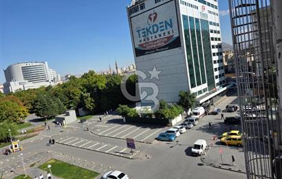 GÜZEL LOKASYONDA KİRALIK OFİS