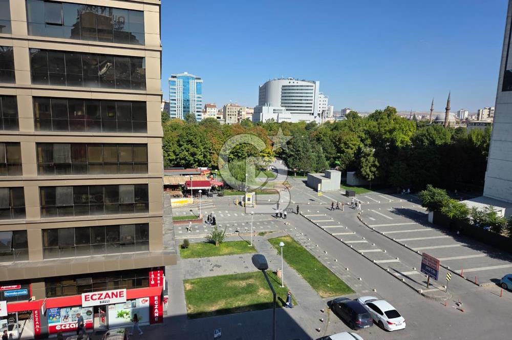 GÜZEL LOKASYONDA KİRALIK OFİS