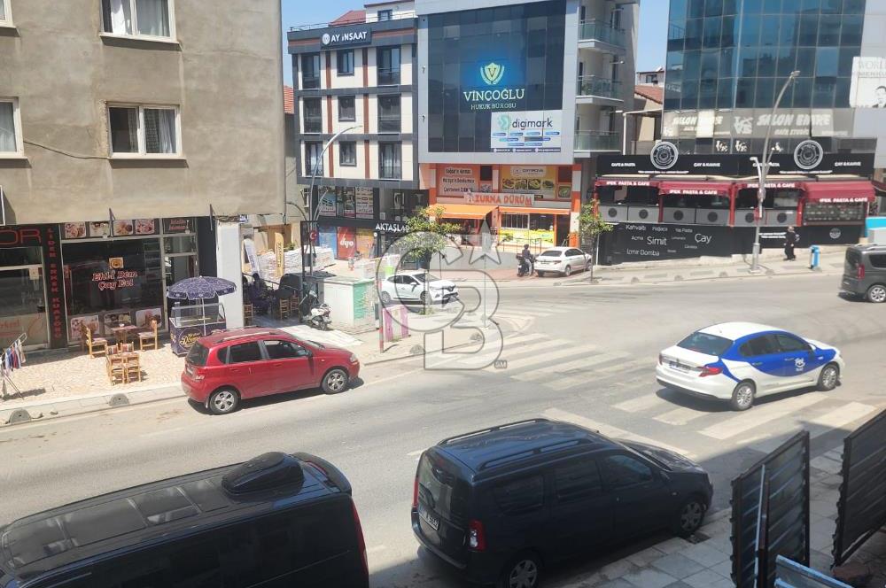 Çayırova Belediyesi'ne yakın 2 katlı satılık dükkan.