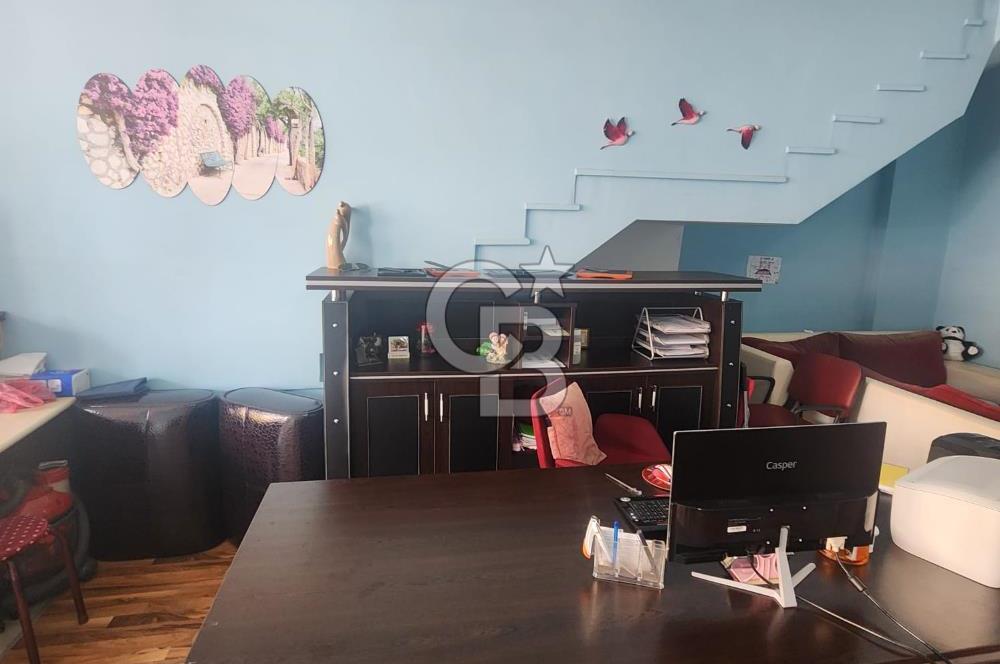Çayırova Belediyesi'ne yakın 2 katlı satılık dükkan.
