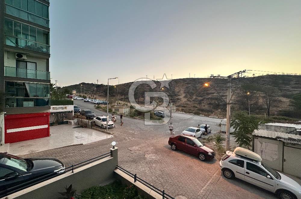 Bayraklı Körfez Mahallesinde 1+1 Satılık Lüks Daire 