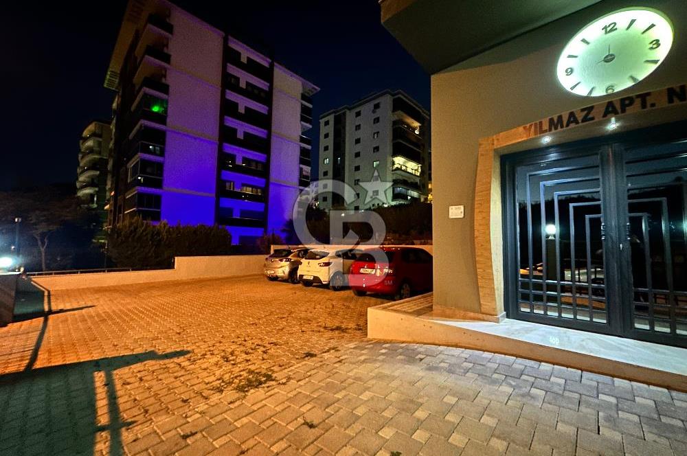 Bayraklı Körfez Mahallesinde 1+1 Satılık Lüks Daire 