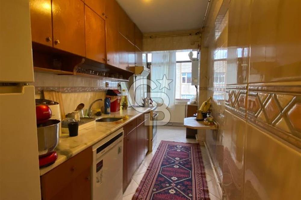 Küçükyalı Mektep Caddesinde 2+1 Yatırımlık