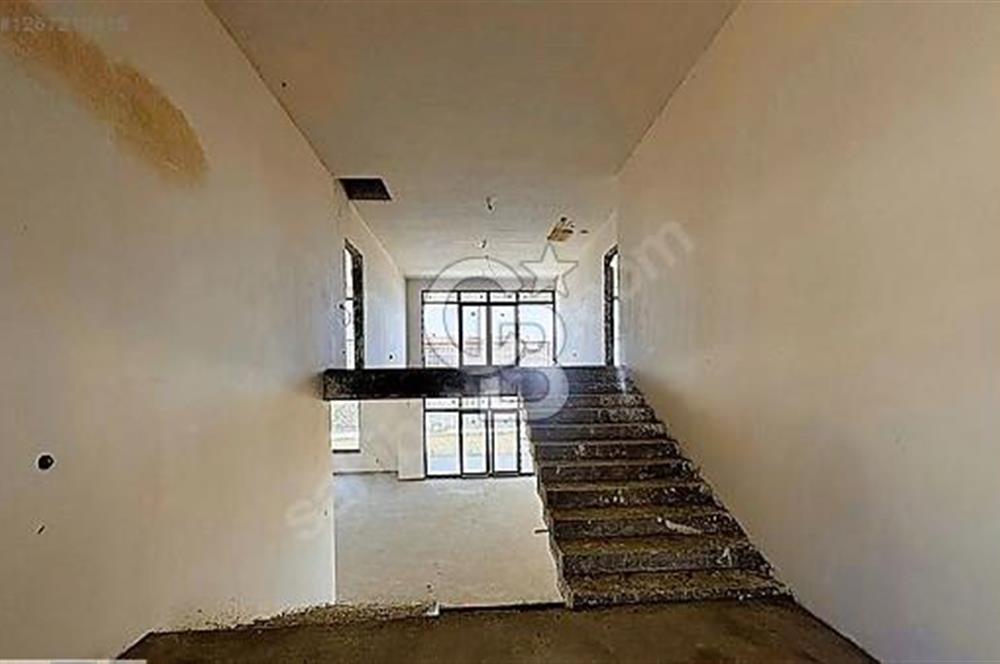 FENERBEY VİLLALARINDA 1500 m2 ARSA ÜZERİNDE NATAMAM VİLLA