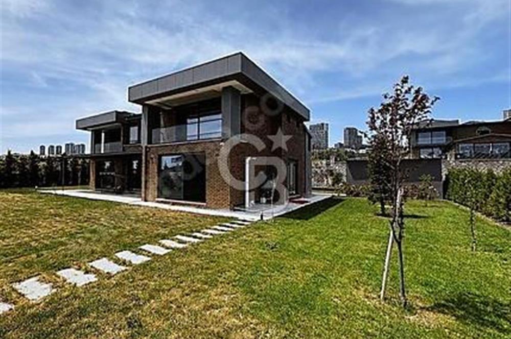 GÖLBAŞINDA LÜKS VE ZERAFETİN BULUŞTUĞU BİR VİLLA SENSE V
