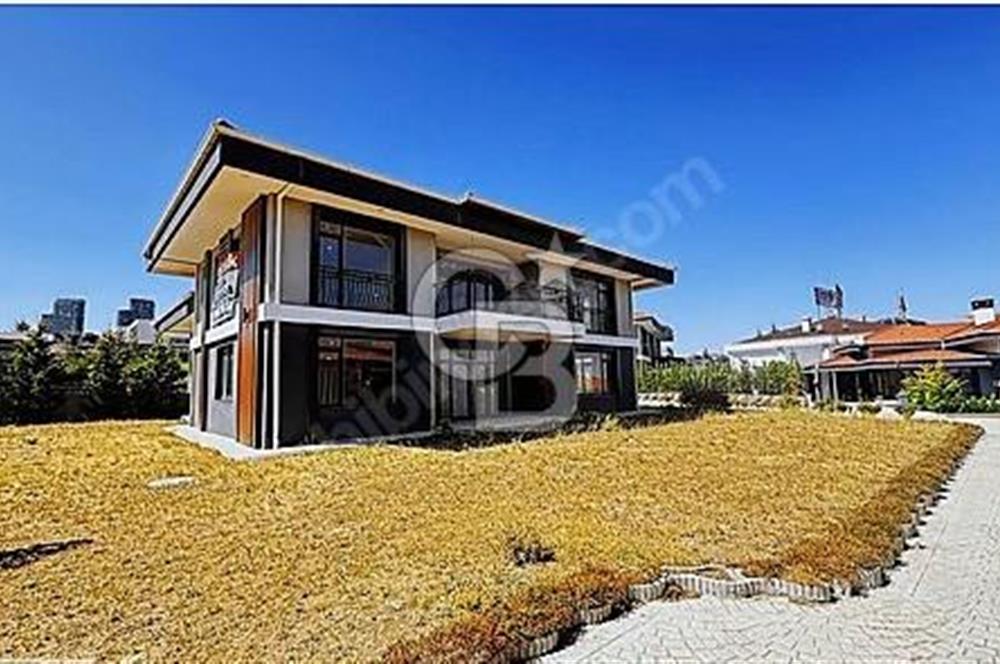 FENERBEY VİLLALARINDA 1500 m2 ARSA ÜZERİNDE NATAMAM VİLLA
