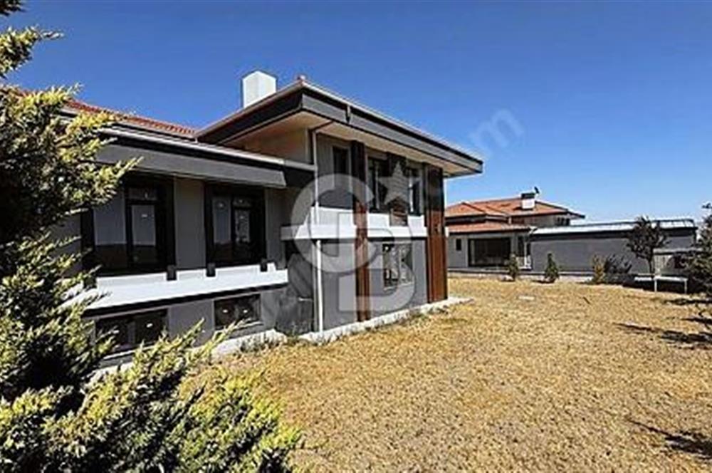 FENERBEY VİLLALARINDA 1500 m2 ARSA ÜZERİNDE NATAMAM VİLLA