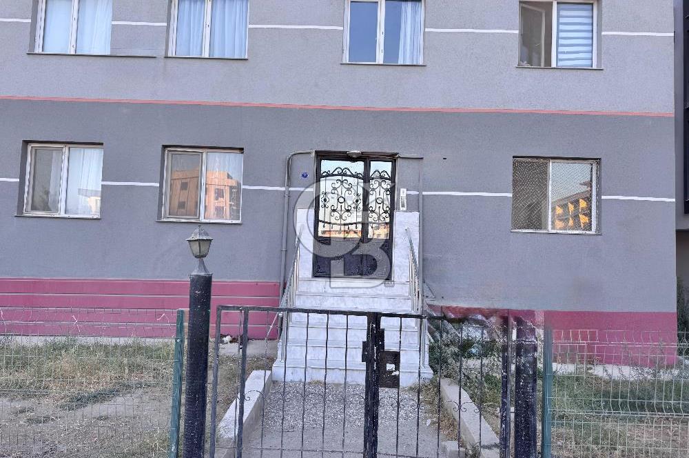 Seyrek 85.Yıl Cumhuriyet Mahallesinde Eşyalık Kiralık 2+1 Daire
