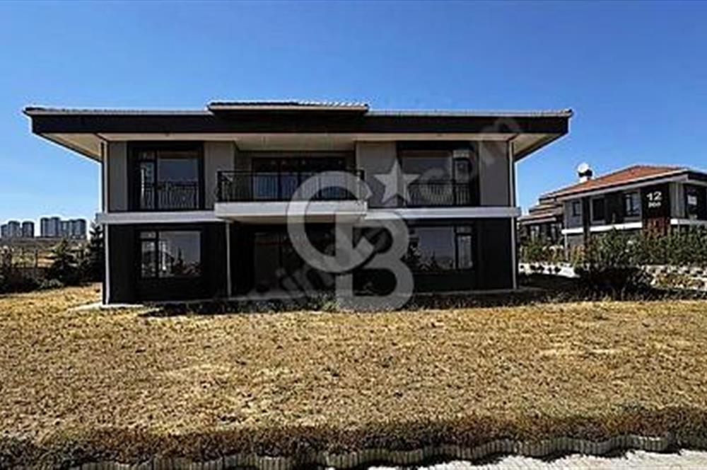 FENERBEY VİLLALARINDA 1500 m2 ARSA ÜZERİNDE NATAMAM VİLLA
