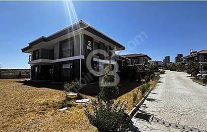FENERBEY VİLLALARINDA 1500 m2 ARSA ÜZERİNDE NATAMAM VİLLA