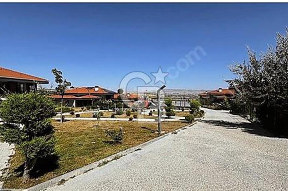 FENERBEY VİLLALARINDA 1500 m2 ARSA ÜZERİNDE NATAMAM VİLLA
