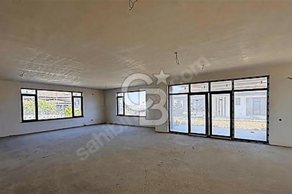 FENERBEY VİLLALARINDA 1500 m2 ARSA ÜZERİNDE NATAMAM VİLLA