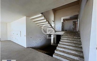 FENERBEY VİLLALARINDA 1500 m2 ARSA ÜZERİNDE NATAMAM VİLLA