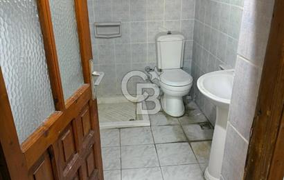 Yenifoça Merkezde Marinaya Yakın Kiralık 3+1 Taş Dubleks Daire