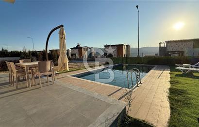 FOÇA REVA KONAKLARI'NDA SATILIK 4+1 MÜSTAKİL  VİLLA