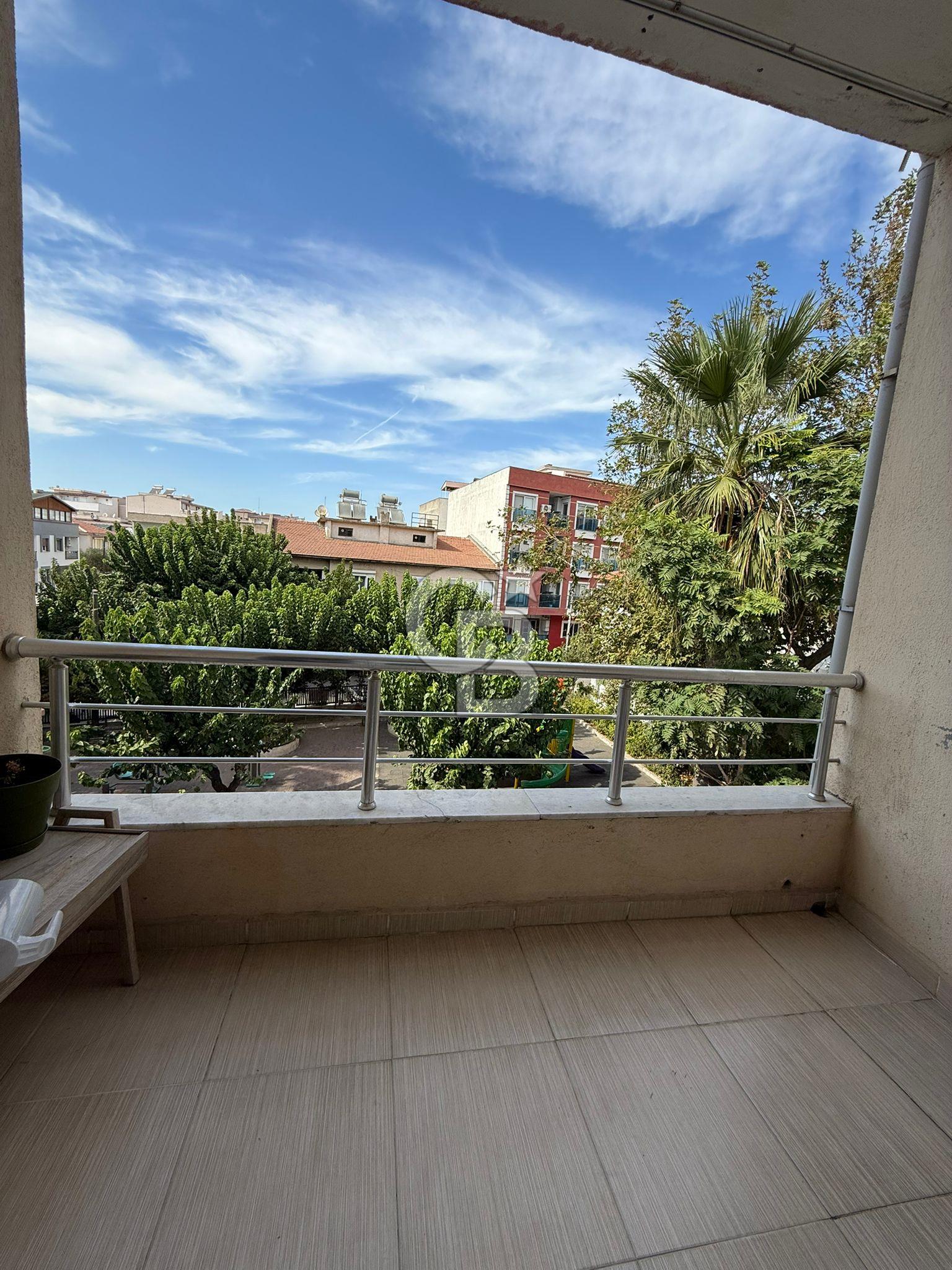 Seferihisar Çolakibrahim’de Çift Cepheli 3+1 Park ve Belediyeye Yakın Satılık Daire