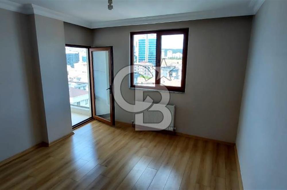Kartal Çanakkale Cad Cepheli Geniş 2+1 Satılık