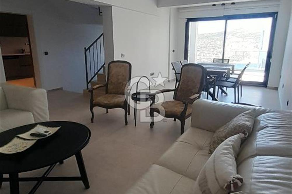 BODRUM GÜNDOĞAN'DA KİRALIK TRİPLEKS VİLLA