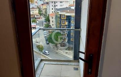 Kartal Çanakkale Cad Cepheli Geniş 2+1 Satılık