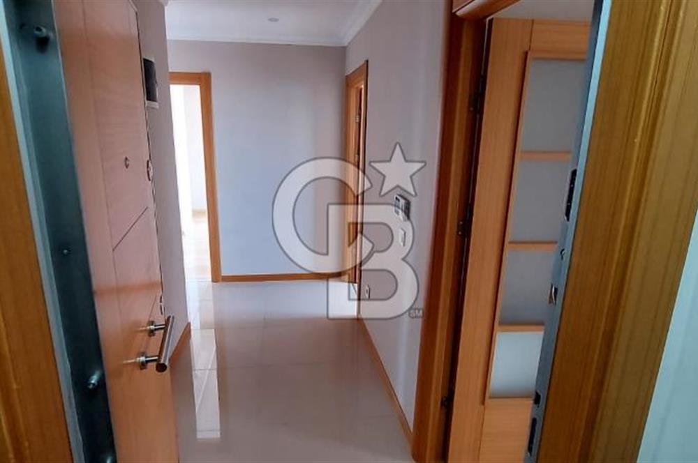 Kartal Çanakkale Cad Cepheli Geniş 2+1 Satılık