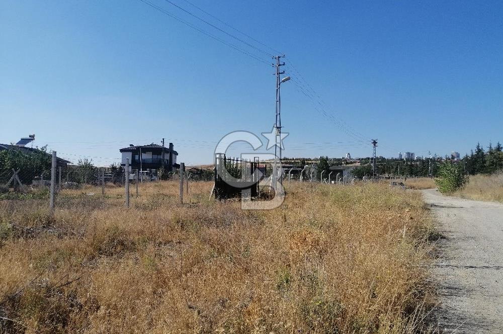 GÖLBAŞI KARŞIYAKADA 700M2 VİLLA ARSASI