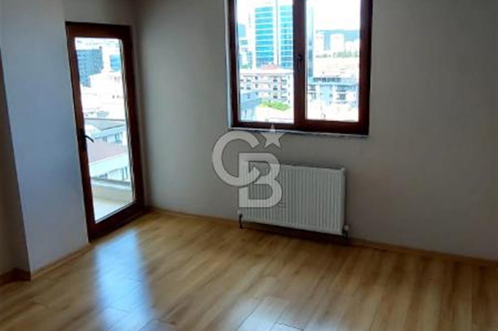 Kartal Çanakkale Cad Cepheli Geniş 2+1 Satılık