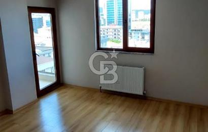 Kartal Çanakkale Cad Cepheli Geniş 2+1 Satılık