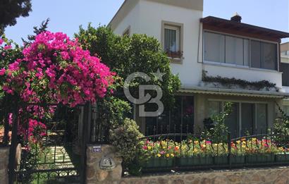 Bodrum Akyarlar’da, Nezih Site İçinde Geniş Bahçeli Satılık Villa