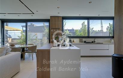 Urla, Kalabak’ta Çok Özel Müstakil Havuzlu 4+2 Satılık Villa