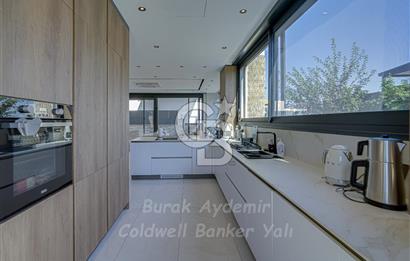 Urla, Kalabak’ta Çok Özel Müstakil Havuzlu 4+2 Satılık Villa