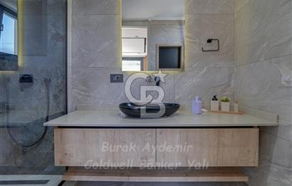 Urla, Kalabak’ta Çok Özel Müstakil Havuzlu 4+2 Satılık Villa
