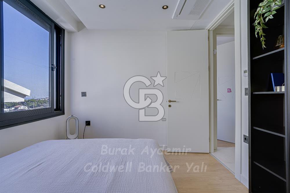 Urla, Kalabak’ta Çok Özel Müstakil Havuzlu 4+2 Satılık Villa