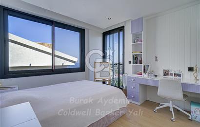 Urla, Kalabak’ta Çok Özel Müstakil Havuzlu 4+2 Satılık Villa