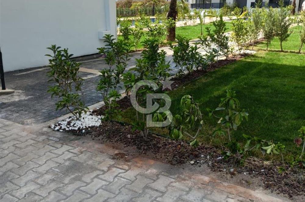 ANTALYA YENİKÖYDE HAVUZLU SİTE İÇERİSİNDE SATILIK LÜKS 1+1 DAİRE