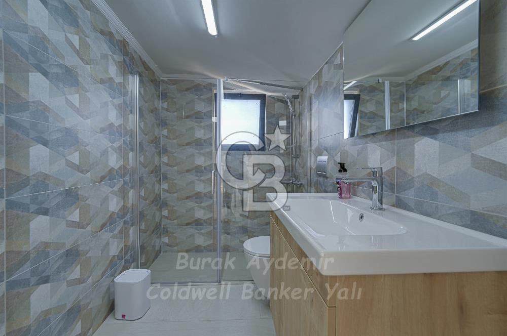 Urla, Kalabak’ta Çok Özel Müstakil Havuzlu 4+2 Satılık Villa