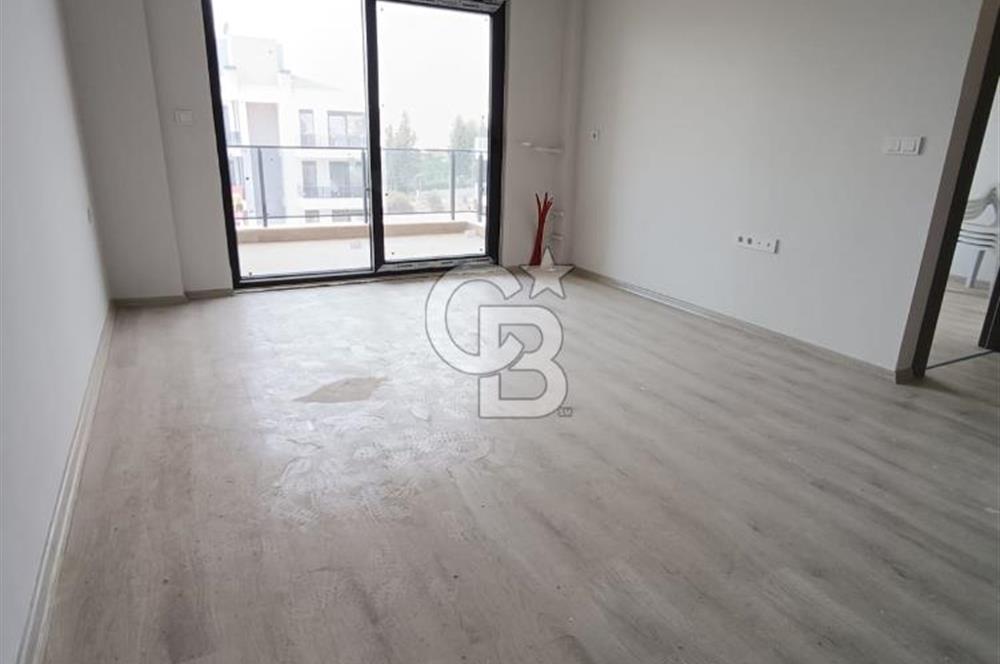 ANTALYA YENİKÖYDE HAVUZLU SİTE İÇERİSİNDE SATILIK LÜKS 1+1 DAİRE