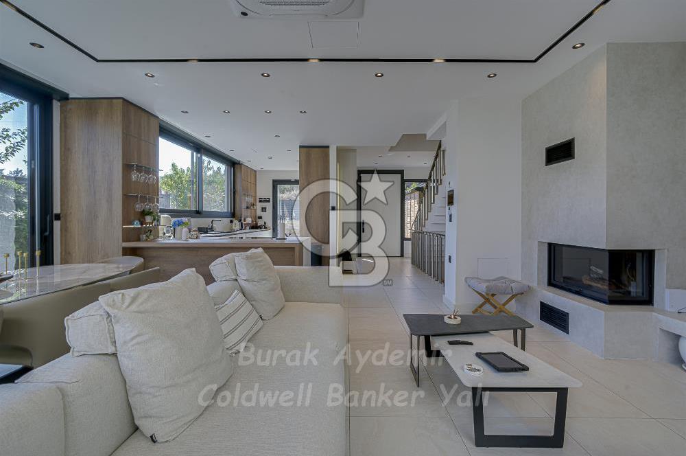 Urla, Kalabak’ta Çok Özel Müstakil Havuzlu 4+2 Satılık Villa