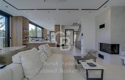 Urla, Kalabak’ta Çok Özel Müstakil Havuzlu 4+2 Satılık Villa