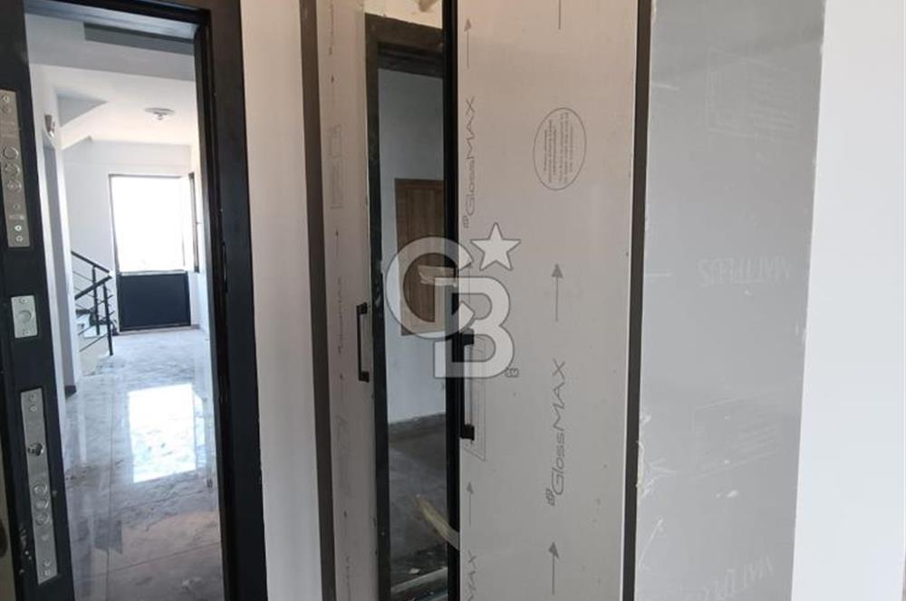 ANTALYA YENİKÖYDE HAVUZLU SİTE İÇERİSİNDE SATILIK LÜKS 1+1 DAİRE