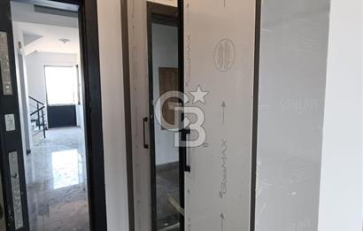 ANTALYA YENİKÖYDE HAVUZLU SİTE İÇERİSİNDE SATILIK LÜKS 1+1 DAİRE